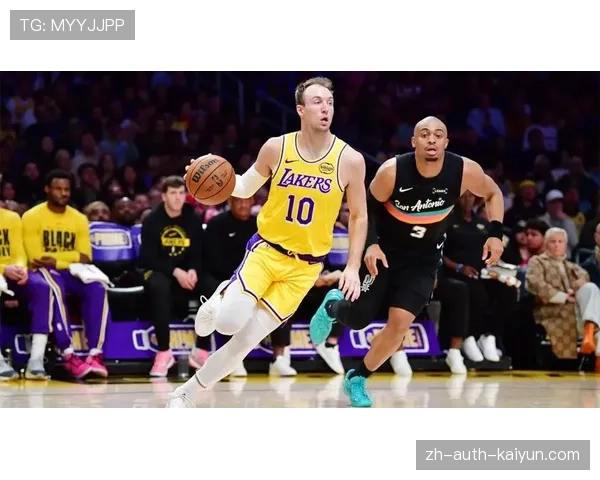 湖人精准补强外线，肯纳德49.7%三分命中率加盟